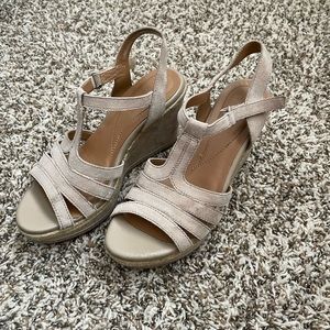 Clarks Cushion Beige Suede platform Wedges